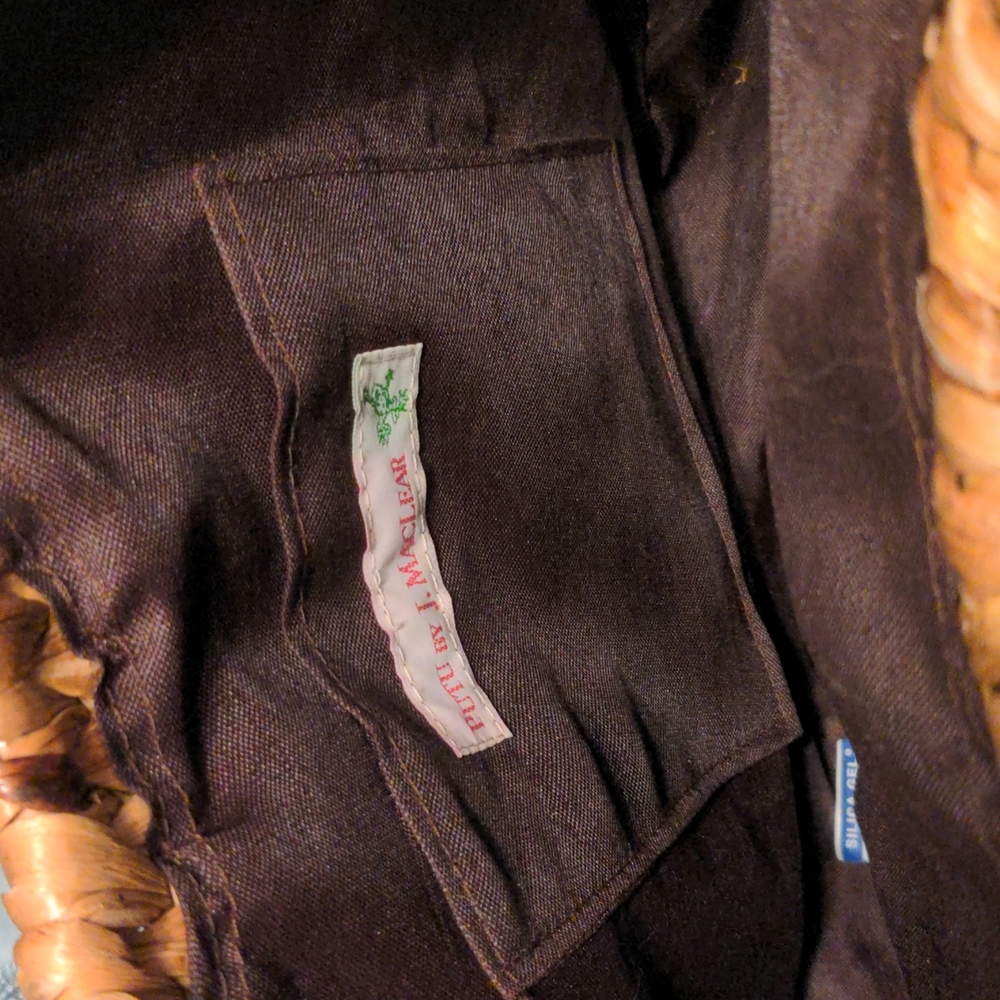 Putu By J Maclear - image 2